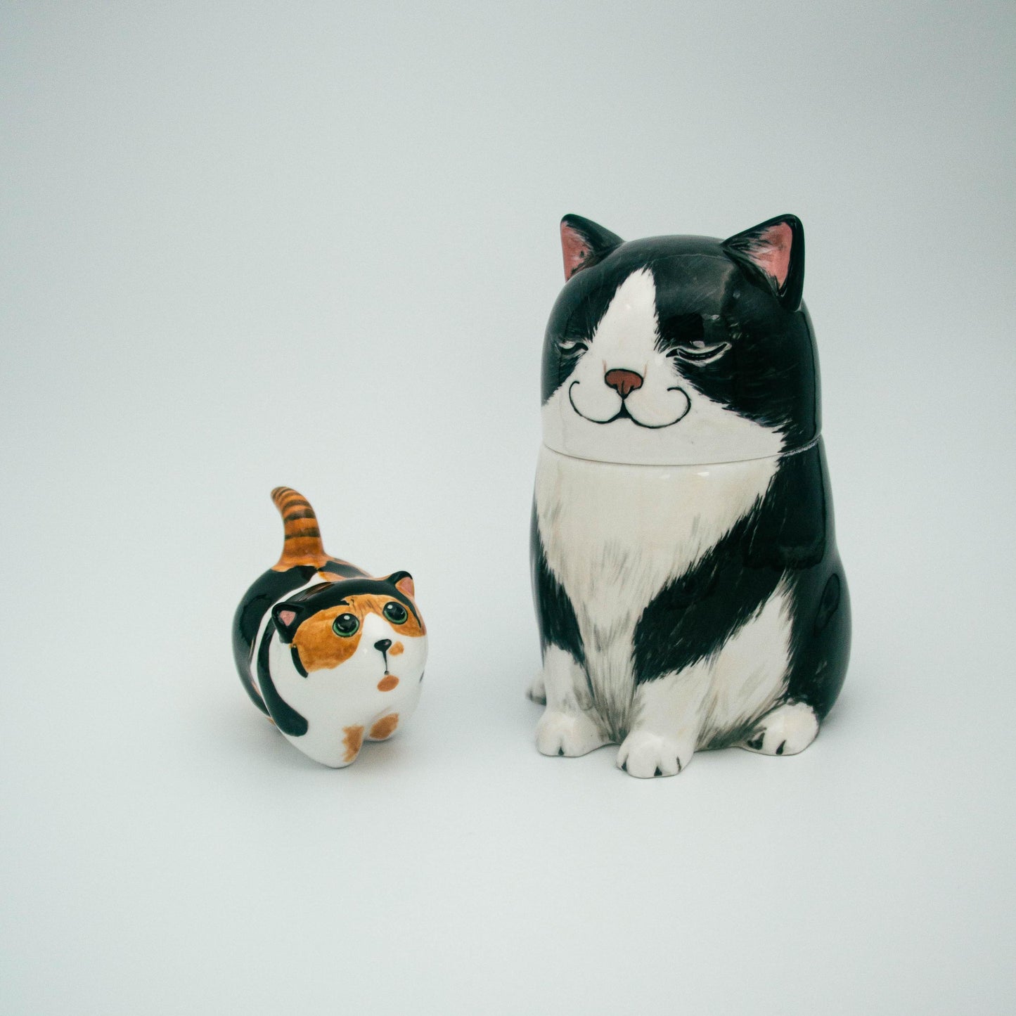 Personalized Cat Urn with Hand-Painted Mini Sculpture | Custom Ceramic Pet Memorial Keepsake | Cat Loss Gift for Grieving Owners